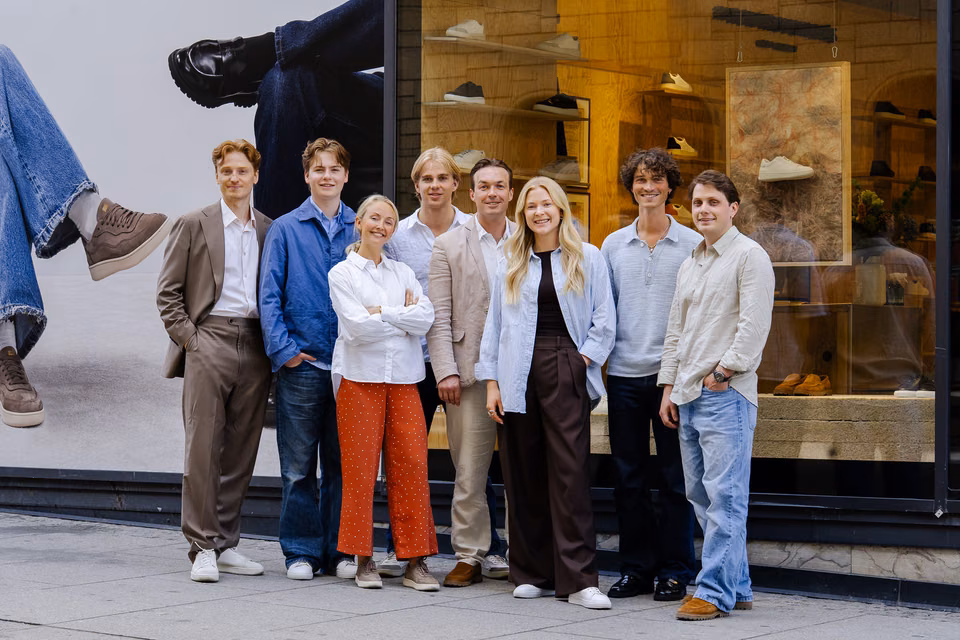 New Movements-teamet utenfor butikken i Oslo