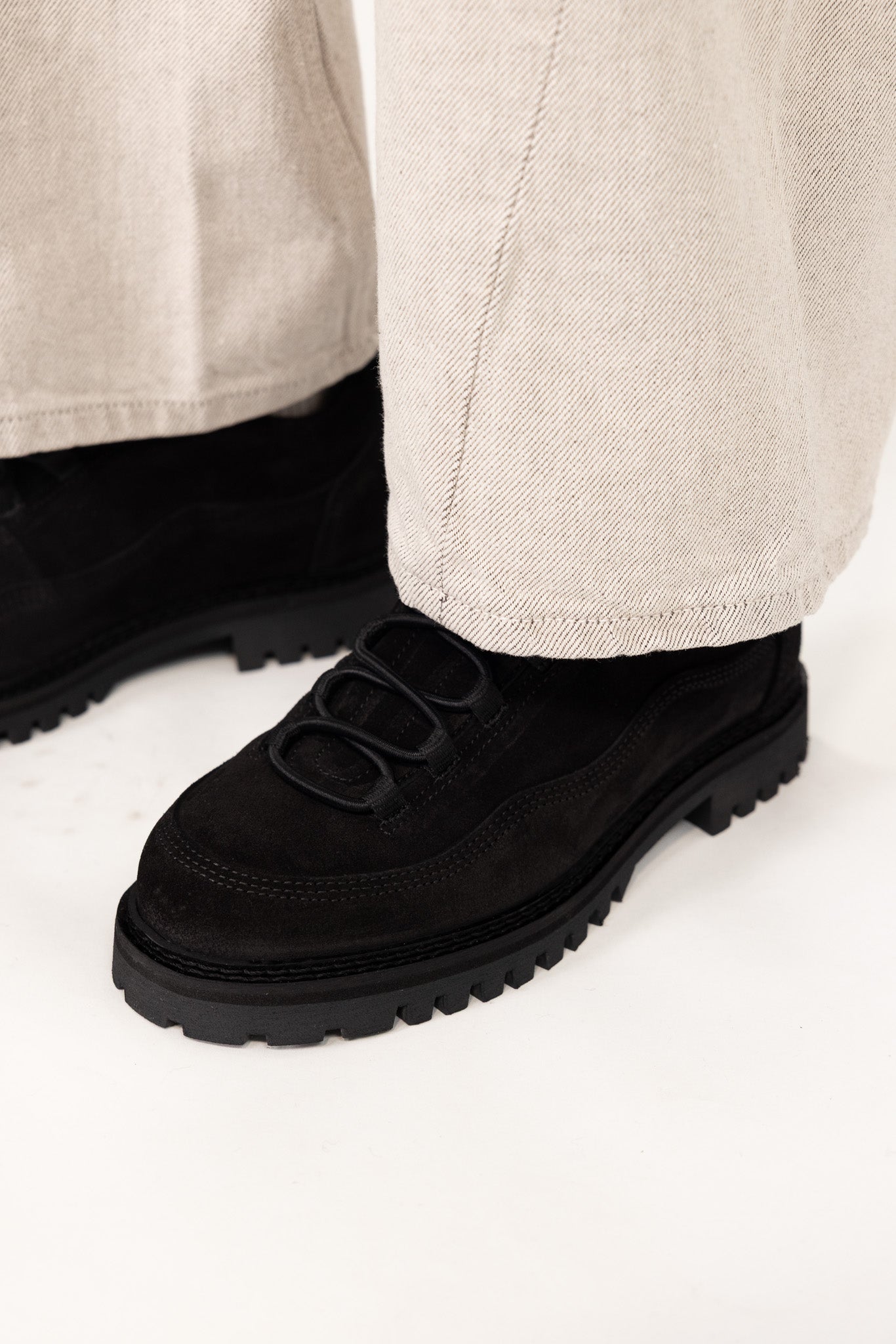 Moss Leather (Black)