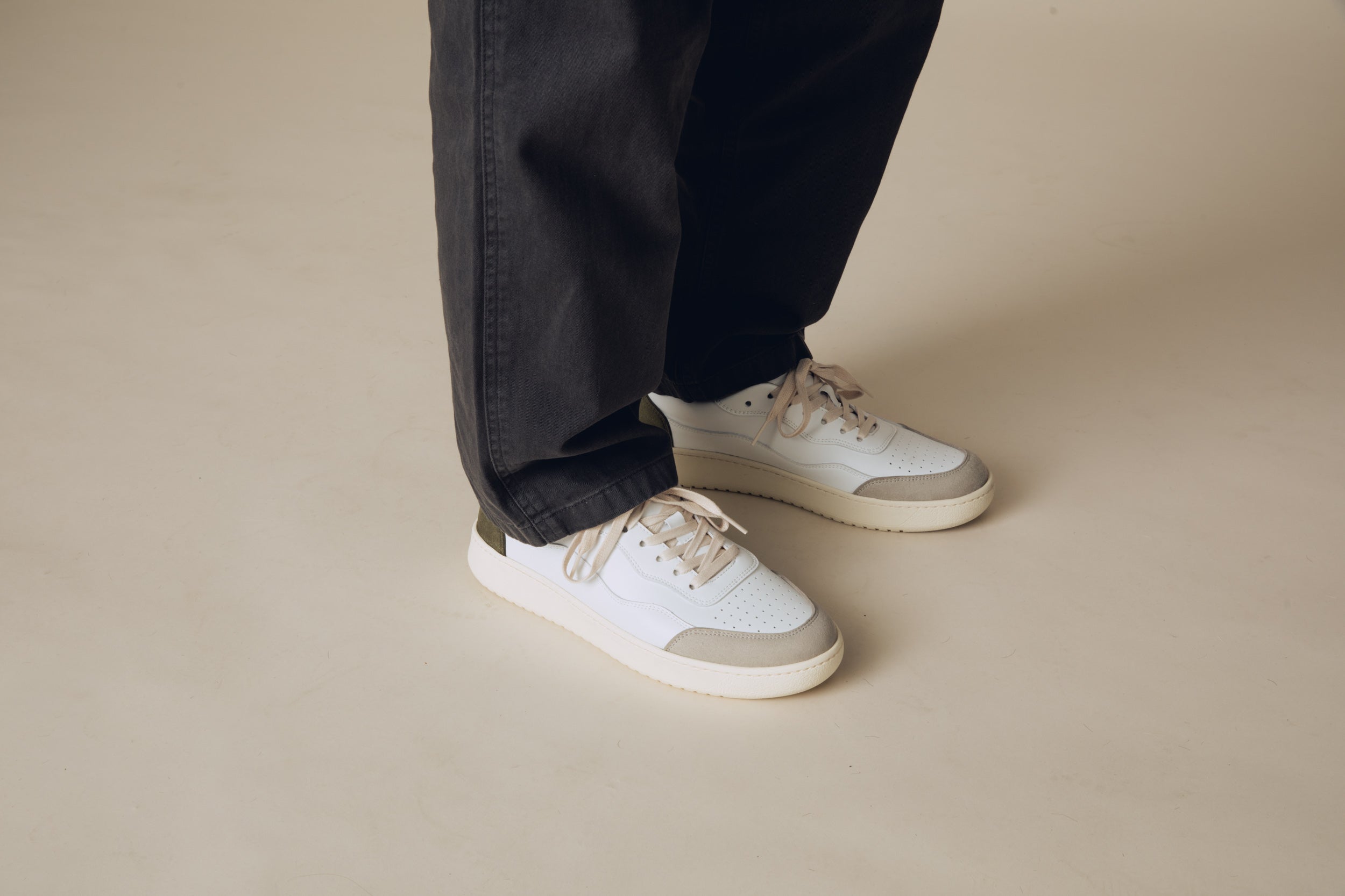 Allrounder (White & Olive)