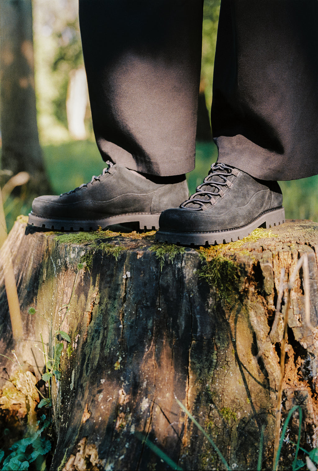 Moss Leather (Black)